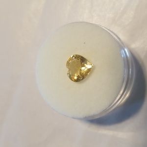 GOLDEN CITRINE, 8mm Heart Cut, approx 1.65 ct. NEW